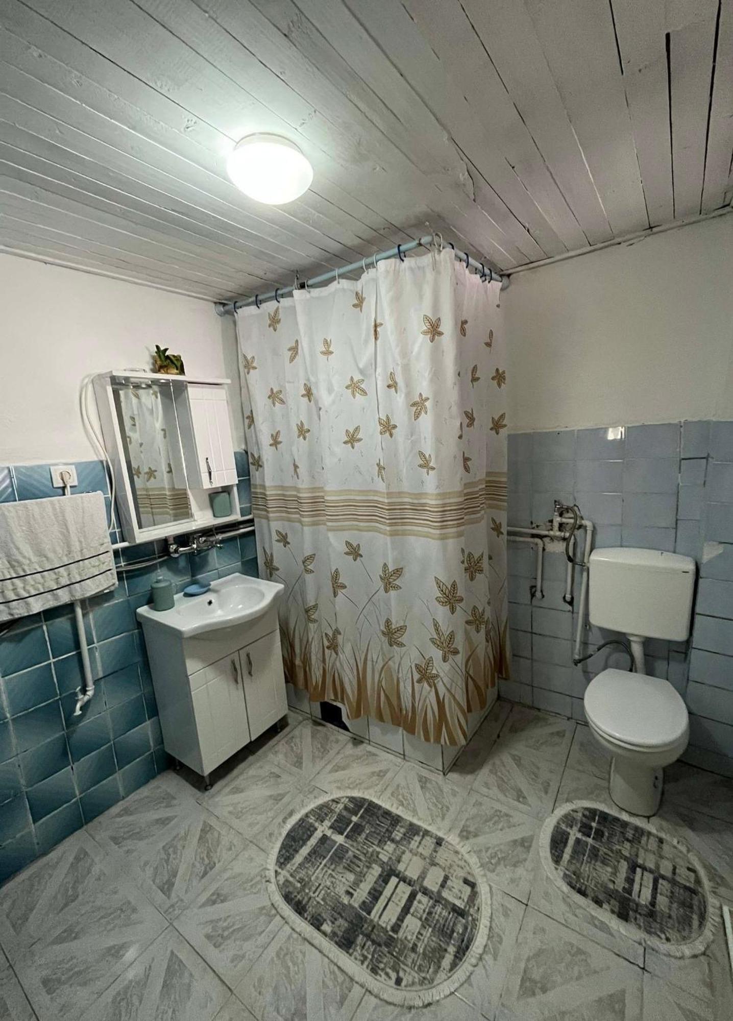 Guest House Guri Vuthaj Exterior foto
